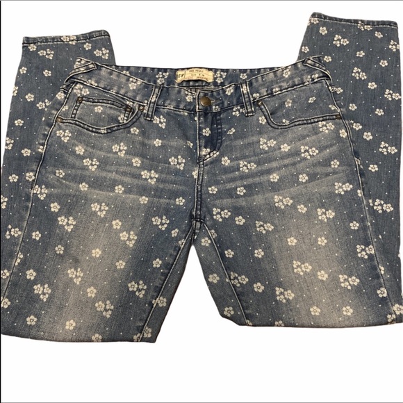 Free People Denim - Free people floral jeans 25